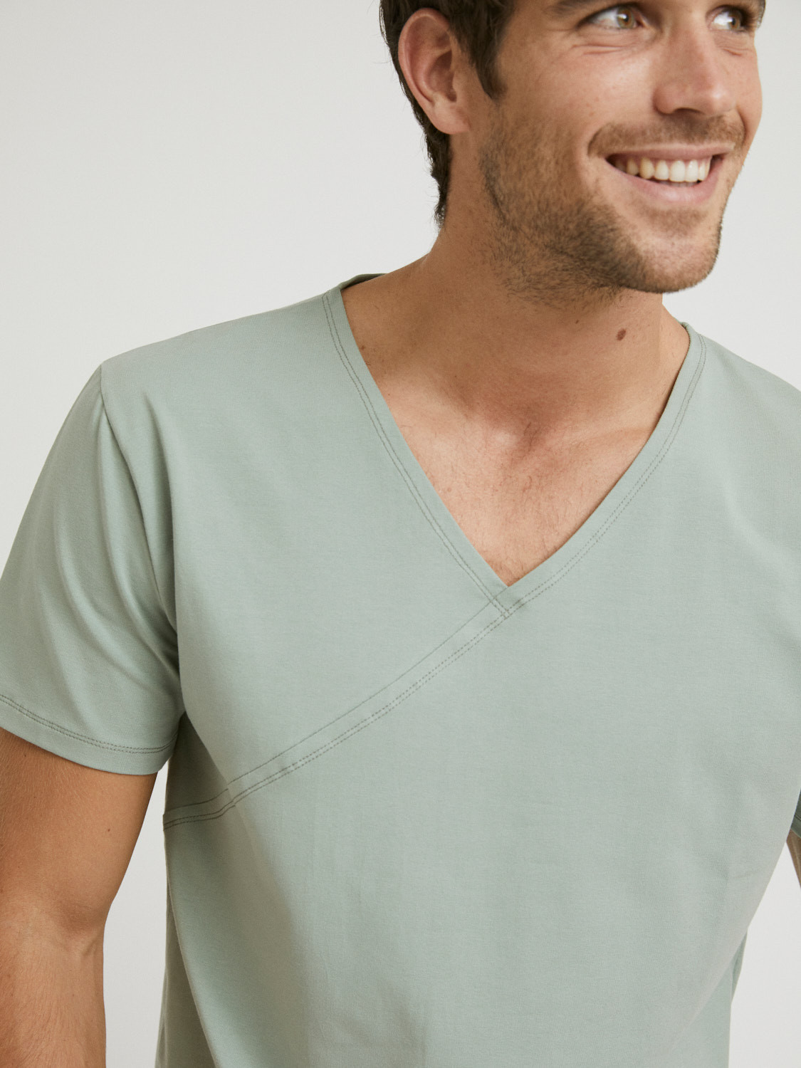 BCN Herren T-Shirt Stretch V-Ausschnitt kurzarm