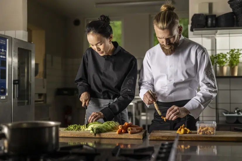 Kochjacke mit verdeckter Druckknopfleiste BASIC von KENTAUR