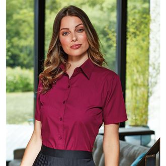 Bluse Popeline kurzarm leicht tailliert