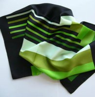 Nickituch PES ca. 53 x 53 cm Streifen Grüntöne / schwarz Nickituch PES ca. 53 x 53 cm Streifen Grüntöne / schwarz